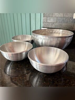 Mirror The Finest Aluminum MADE IN U.S.A. 4 Bowl Set